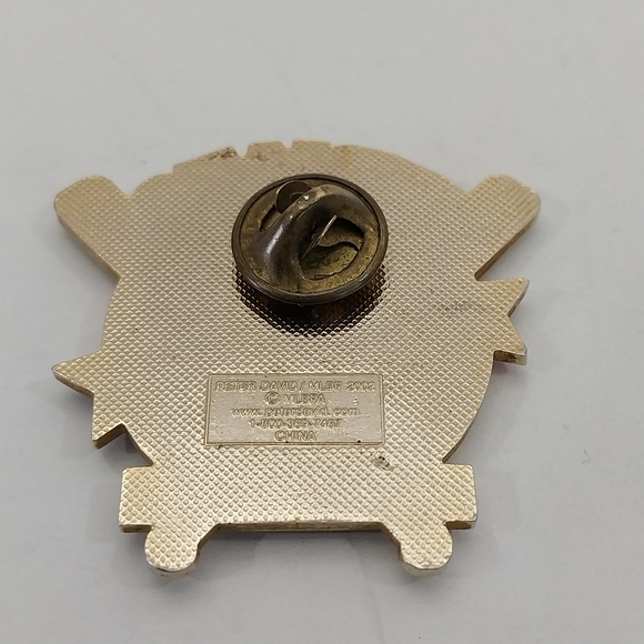 Omar Vizquel #13 Cleveland Indians MLB Golden Ball & Bat Photo Pin #J029 - Picture 2 of 3